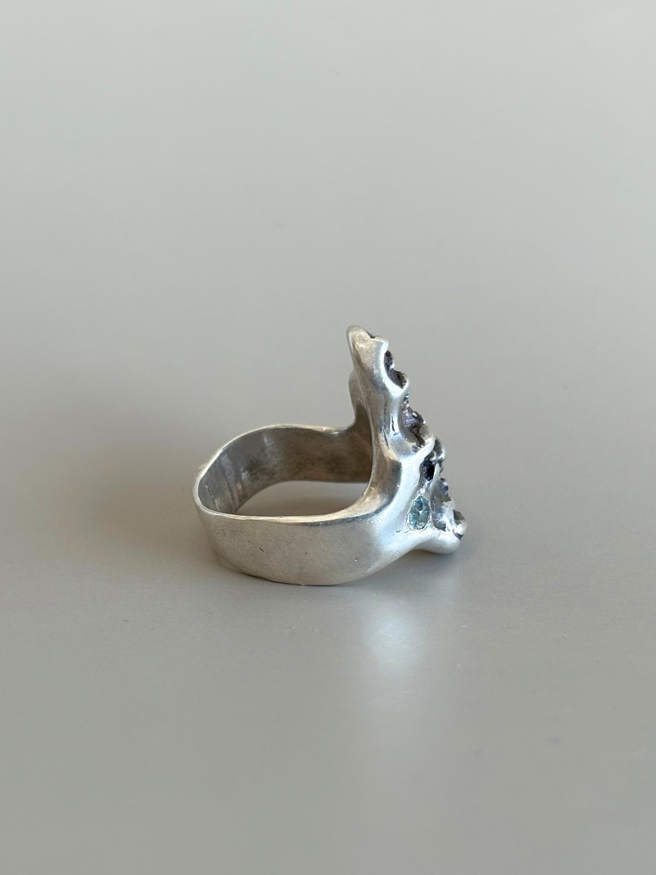 BANKSIA RING | 3 stones