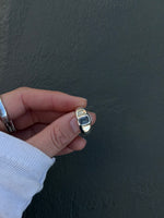 FORM | GREY SPINEL