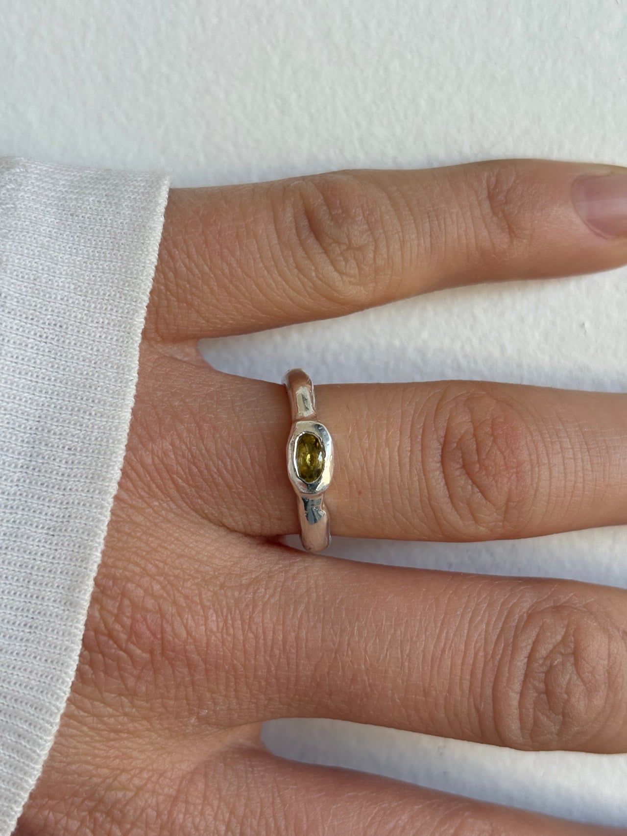 SINGLE OVAL STACKER | TOURMALINE