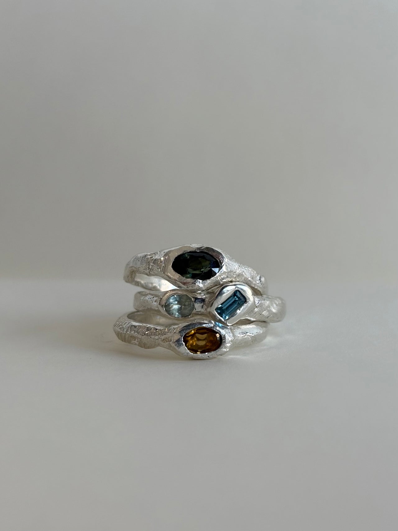 SINGLE OVAL STACKER RAW | TOURMALINE