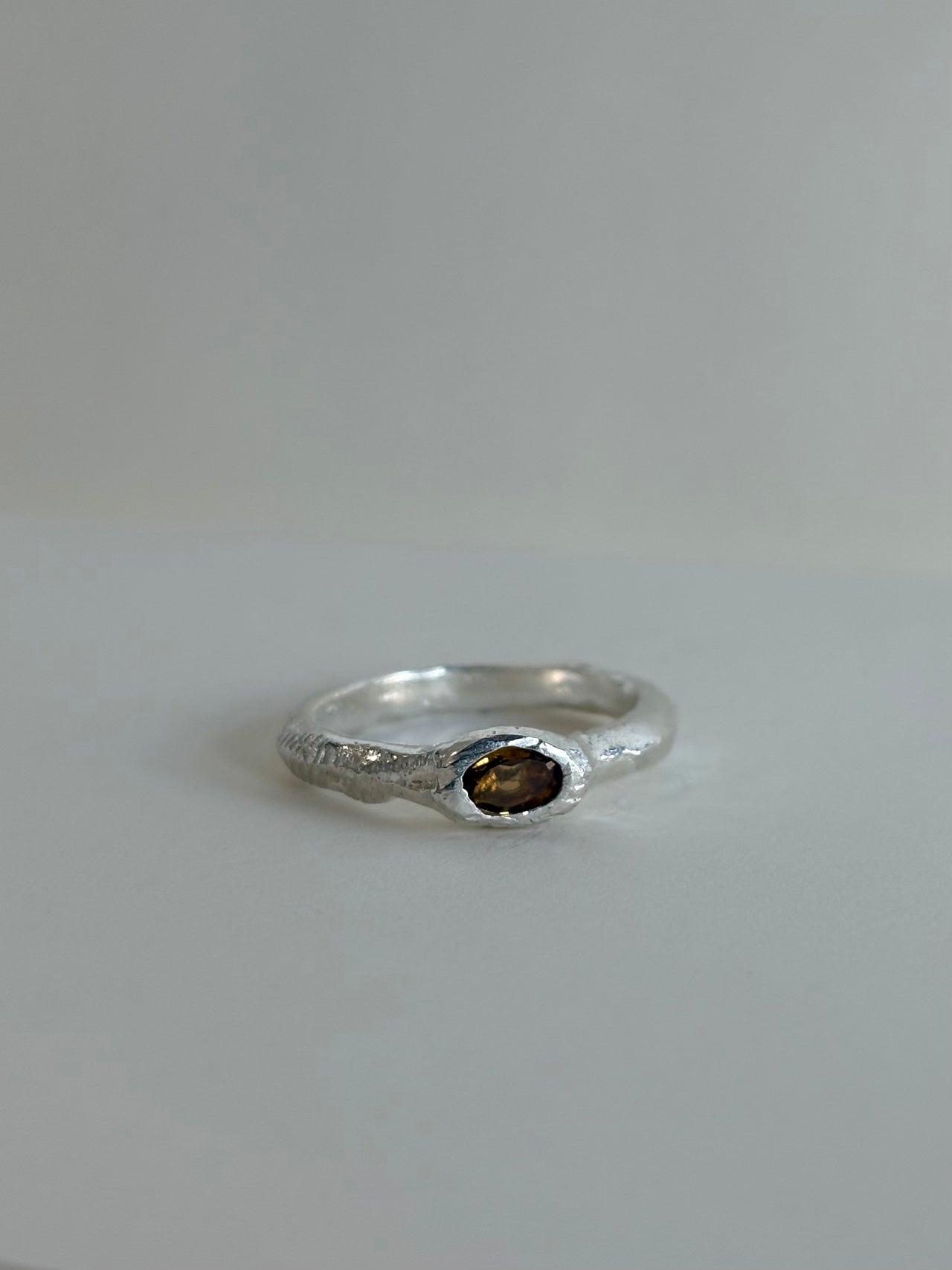 SINGLE OVAL STACKER RAW | TOURMALINE