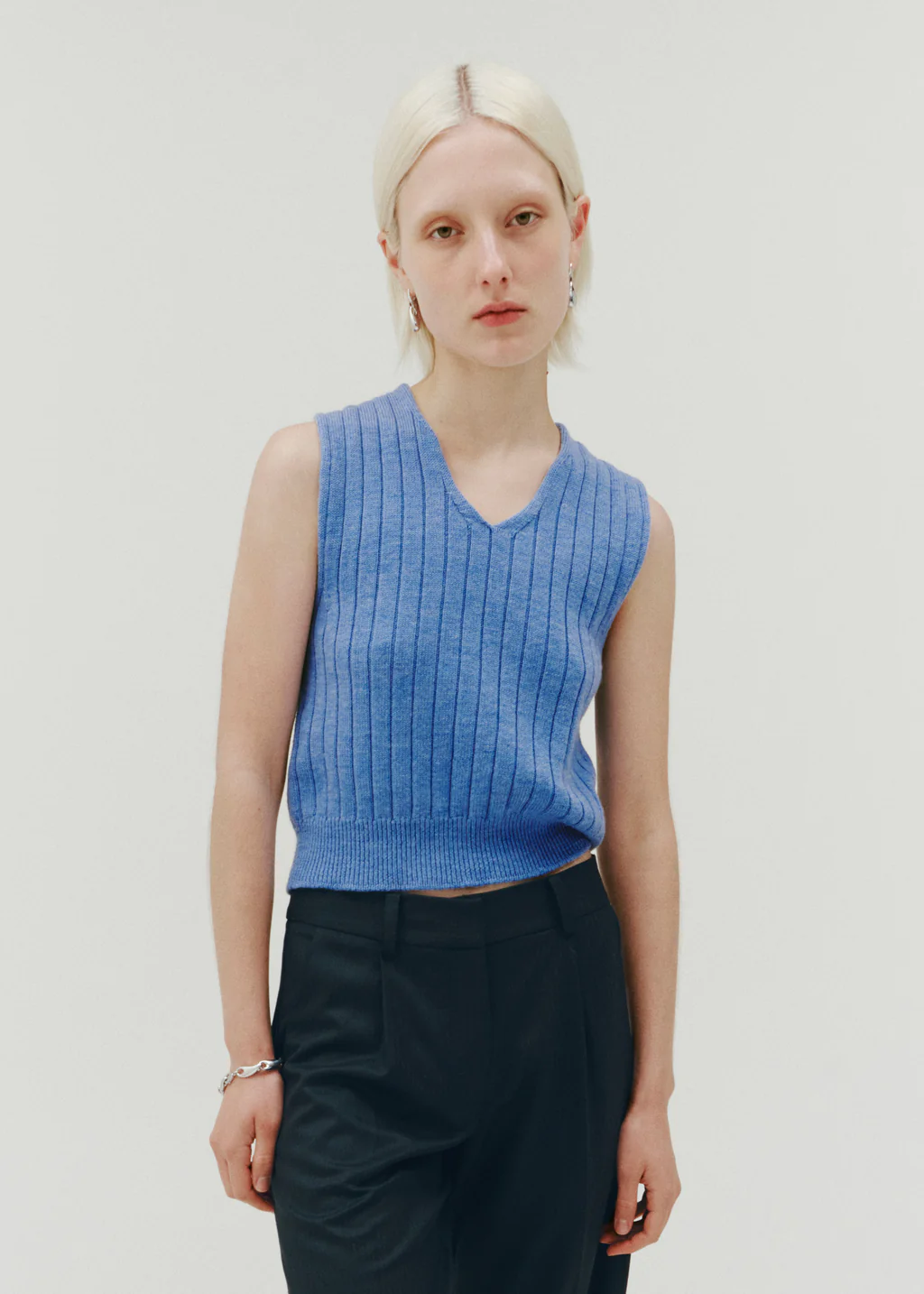 ECHO KNITTED VEST PURE BLUE